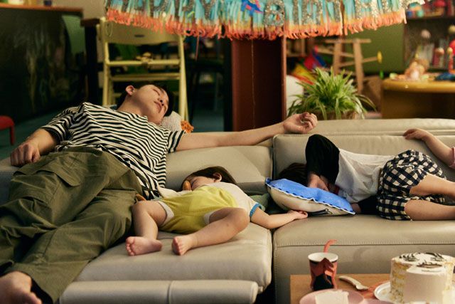 한샘은 올해 리클라이너 브랜드 '무브미(MVME)'를 선보이며 시장에서 입지를 넓히고 있다. 사진은 무브미 캠페인 영상. /한샘