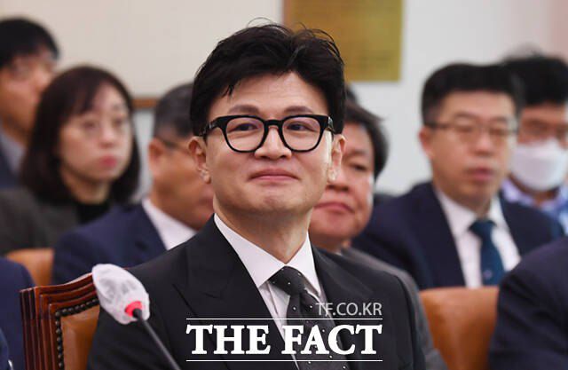 송영길 전 대표의 '어린놈' 발언 이후 민주당 '처럼회' 소속 의원들이 한동훈(사진) 장관을 향해 막말을 쏟아냈다. 한 장관은 내년 총선을 앞두고 여권에서 모종의 역할을 할 것이라는 정치권의 추측이 쏟아지고 있다. /이새롬 기자