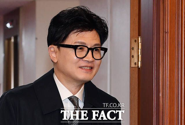 더불어민주당 강경파의 한동훈 법무부 장관 공격에 당 지도부와 다수 소속 의원들이 골머리를 앓고 있다. 강경파의 공격이 오히려 한 장관의 몸값을 올릴 수 있다는 우려에서다. /임영무 기자