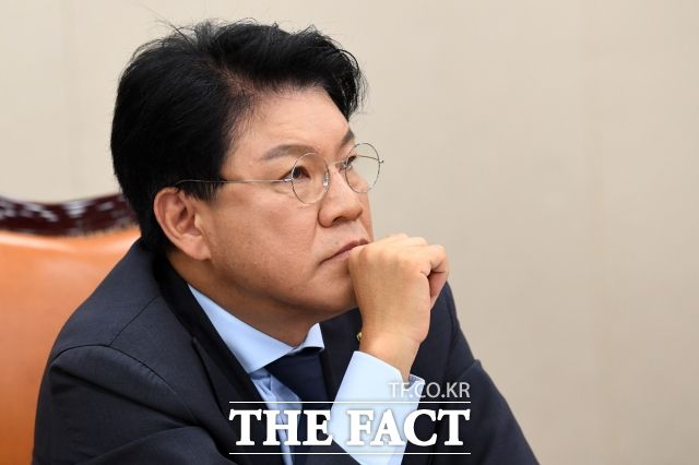 김기현 전 대표의 사퇴 결정에는 '친윤' 핵심으로 불리는 장제원 국민의힘 의원의 내년 총선 불출마 선언이 결정적인 영향을 미쳤다는 게 정치권의 중론이다. 또한, 장 의원이 차기 부산시장 선거에 출마할 것이라는 설도 정치권에 나돈다. /남용희 기자