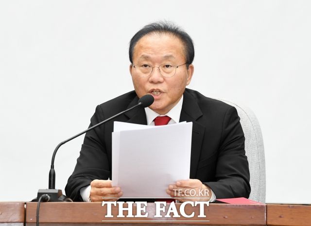윤재옥 국민의힘 원내대표는 이태원 참사 특별법은 '거야의 폭정'이라며 당 차원의 표결 거부 입장을 밝혔다. 다만 윤 원내대표는 윤석열 대통령에게 재의요구권(거부권)을 건의할 의사에는 답하지 않았다. /배정한 기자