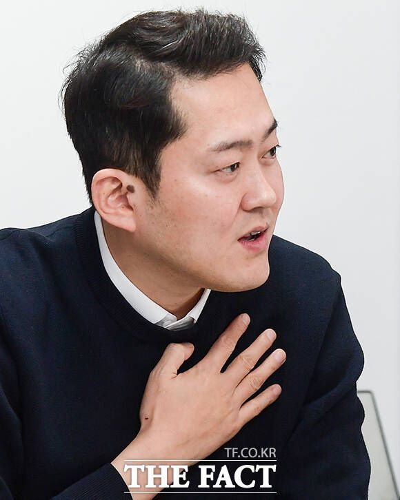 김 후보는 2012년 자유한국당(현 국민의힘) 평단원으로 시작해 2019년 공개 오디션을 통해 송파병 당협위원장을 지냈다. 그는 이준석 전 국민의힘 대표의 '세대포위론'에 대해선 "전혀 동의하지 않는다"고 말했다. /서예원 기자