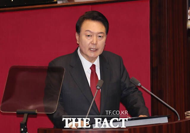 4·10 총선을 앞두고 윤석열 대통령의 사람들이 줄줄이 총선 전선에 뛰어들고 있다. 사진은 지난해 10월 정부 예산안에 대한 시정연설을 하는 윤 대통령의 모습. /이새롬 기자