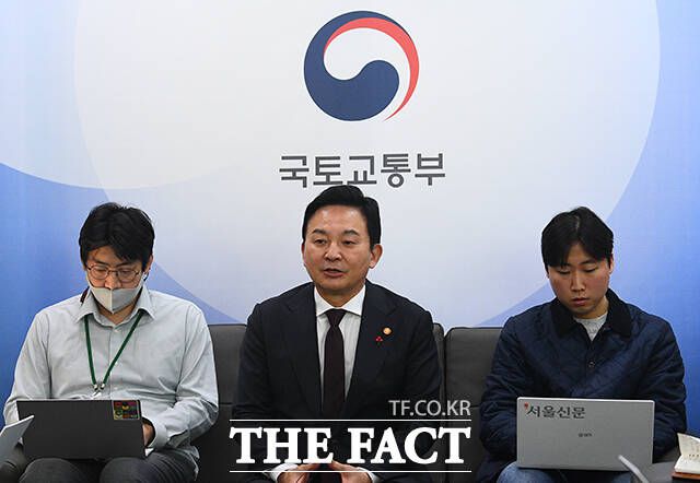 원희룡 전 국토교통부 장관은 인천 계양을 출마가 거론된다. 지난달 18일 국토부 출입기자단 간담회에 참석한 원 전 장관. /이동률 기자