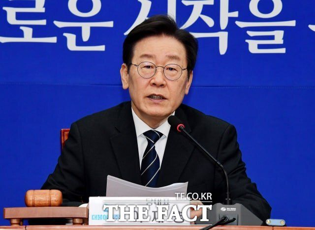 민주당 내에서 선거제도를 두고 병립형으로 회귀할 것이라는 추측이 또 다시 고개를 들고 있다. 사진은 이재명 대표. /배정한 기자