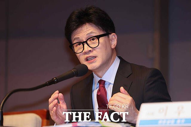 한 위원장은 이 대표의 검사 독재 청산 주장에 "검사 독재가 있다면 이 대표는 감옥에 있을 것"이라고 비판했다. /국회사진취재단