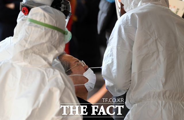 21대 총선은 코로나19가 국내에 유입돼 불안감이 확산하던 시기였다. 여당 중심의 안정론이냐, 아니면 조국 사태 이후 수세에 몰린 정권을 심판하느냐가 관심사였다. /임영무 기자