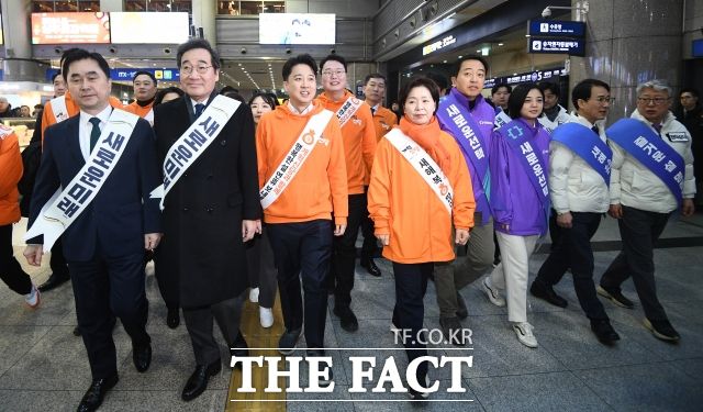 이 대표는 17일 오전 국회에서 기자회견을 열고 일련의 상황과 당내 갈등 여부 등에 대한 입장을 밝힐 것으로 보였지만, 회견 1시간 전 일정을 돌연 취소했다. /이동률 기자