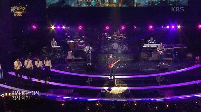 이치현의 인생곡 '집시여인'은 유목민처럼 정착하지 못하고 떠도는 모습에서 현대인들의 외로운 삶을 묘사하고 있다. 라틴음악을 추구한 이치현은 '한국의 산타나' 로 불리기도 했다. /KBS1 '열린음악회'