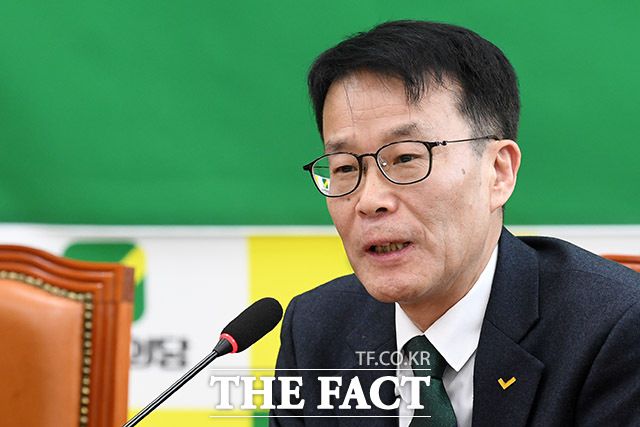 양경규 녹색정의당 의원은 40여년 간 노동운동에 헌신한 노동전문가다. 그는 "노동자 의원으로서 노동자와 가장 가까이에 있겠다"고 밝혔다. 양경규 녹색정의당 의원이 지난 1일 오전 서울 여의도 국회에서 열린 등원인사 행사에서 발언을 하고 있다. /남용희 기자