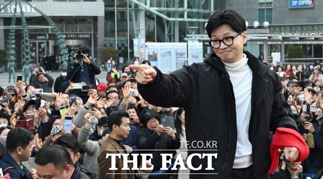 국민의힘은 최근 막말 논란의 중심에 선 장예찬·도태우 후보의 공천을 취소하며 악재 차단에 나섰다. 사진은 한동훈 국민의힘 비상대책위원장. /배정한 기자