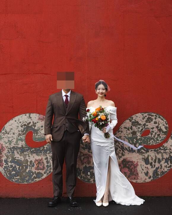 안소진은 4일 자신의 SNS에 직접 웨딩 화보를 공개하며 결혼 소식을 알렸다. /안소진 SNS