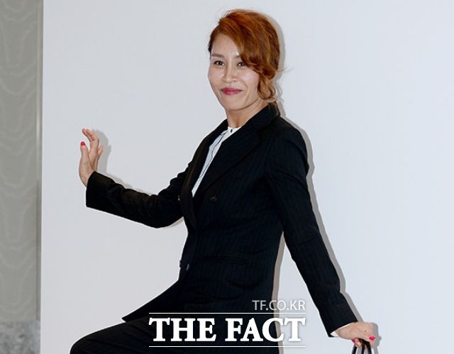 뮤지컬배우 최정원이 남편과 1년 전부터 별거 중이며 현재 이혼 절차를 밟으려고 하고 있다고 밝혔다. /더팩트 DB