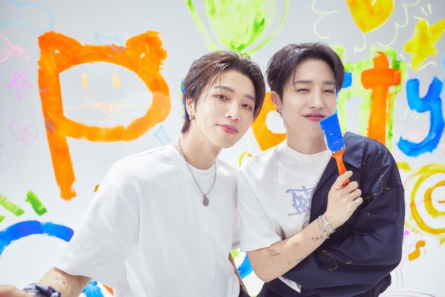 이레와 희재(왼쪽부터)가 '피크타임'에서 최종 2위를 차지한 후 세븐어스로 뭉쳐 새 출발했다. 지난달 첫 미니 앨범 'SPRING CANVAS'를 발매했다. /PCS엔터