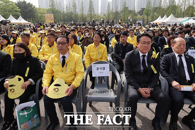 16일 오후 경기도 안산시 단원구 화랑유원지에서 열린 세월호참사 10주기 기억식에 윤석열 대통령의 자리가 비어 있다. /안산=장윤석 기자
