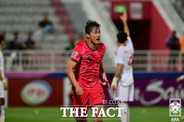 전반 18분 절묘한 오르발 백힐킥으로 UAE 골문을 뚫은 안재준. 하지만 이 골은 VAR 판독 결과 오프사이드로 판정됐다./도하=KFA