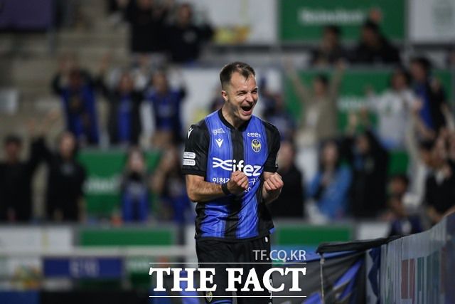 꾸준한 '파검의 피니셔' 무고사./K리그
