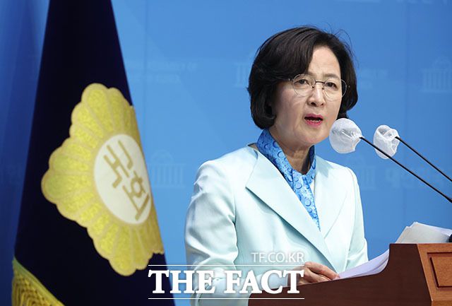 대체로 당내에선 이재명 대표의 마음이 추 당선인 쪽에 기울었다고 보고 있다. 지난 8일 국회 소통관에서 국회의장 출마선언을 하는 추 당선인의 모습. /뉴시스