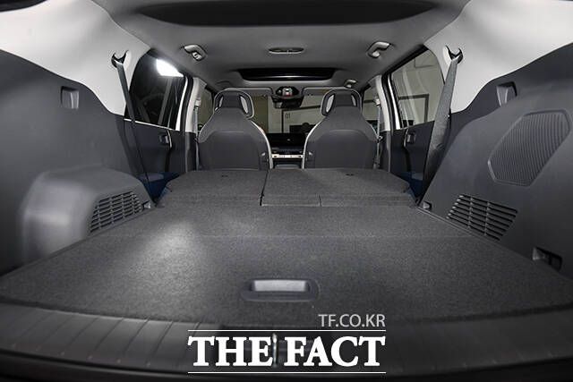 '기아 EV3 포토 미디어데이'가 22일 오후 서울 성동구 성수 기아 EV 언플러그드그라운드에서 열린 가운데 '더 기아 EV3' 차량이 전시되어 있다. /서예원 기자