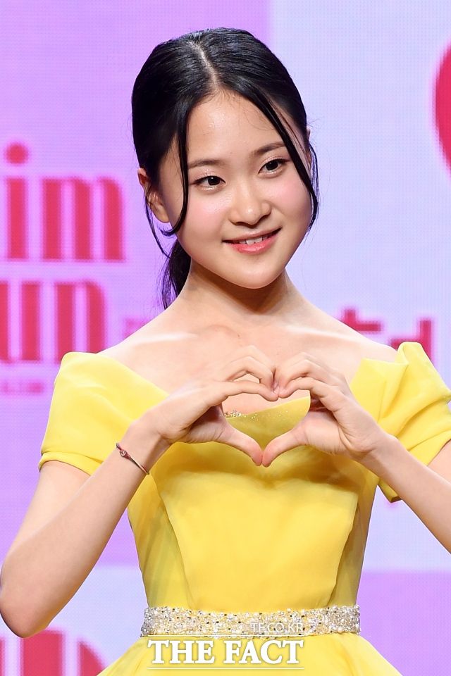 김다현은 MBN '한일톱텐전'을 통해 한층 더 성숙하고 발전된 모습으로 호평 받았고, 세대를 뛰어넘는 인기를 얻으며 존재감을 각인시켰다. 사진은 쇼케이스 당시 김다현의 모습. /남용희 기자