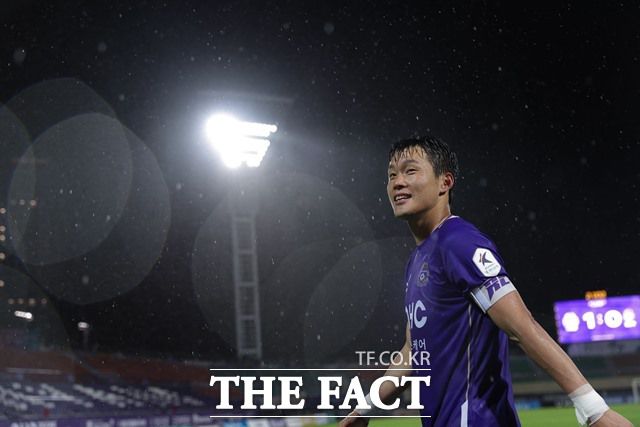 단독 선두를 달리고 있는 안양FC '짠물 수비'의 주역 이창용./K리그