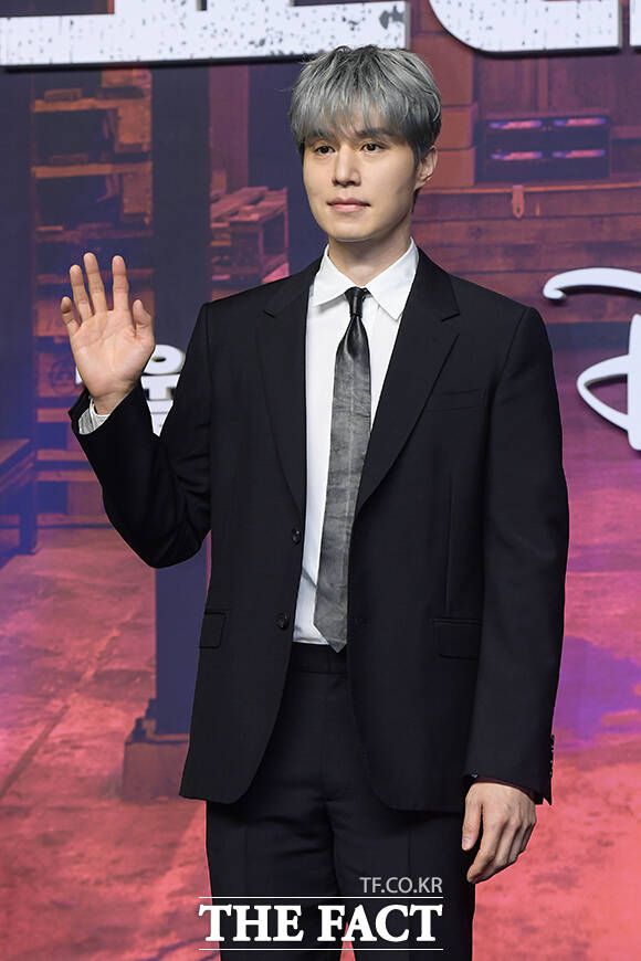 배우 이동욱이 이원석 감독의 '이혼보험' 출연을 검토 중이다. 사진은 배우 이동욱이 올 1월 15일 서울 영등포구 콘래드 서울 호텔에서 열린 디즈니+ 오리지널 시리즈 '킬러들의 쇼핑몰' 제작발표회에 참석해 포즈를 취하고 있는 모습. /서예원 기자