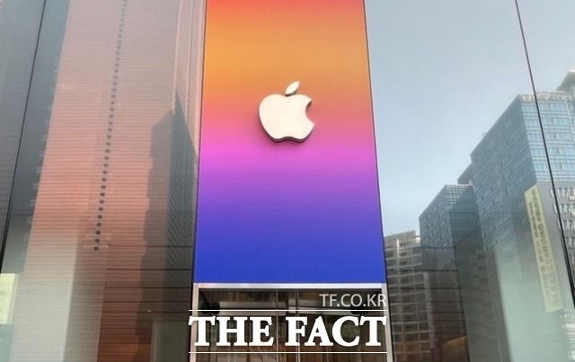 애플은 신제품 공개 행사에서 AI 기능을 중점적으로 소개할 것으로 예상된다. /더팩트 DB