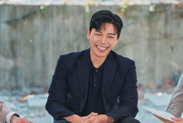 배우 지승현은 '유 퀴즈 온 더 블럭'에서 그간 연기한 작품들에 대해 이야기한다. /tvN