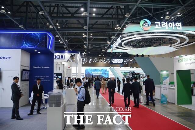 25일 경기도 고양시 킨텍스에서 국내외 최신 수소 기술과 제품을 확인할 수 있는 세계 최대 수소 산업 전시회 'H2 MEET 2024'가 개최됐다. /김태환 기자