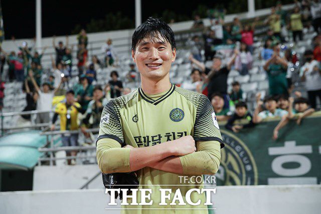 '하나은행 K리그2 2024' 33라운드 MVP를 차지한 김포 골키퍼 손정현./K리그