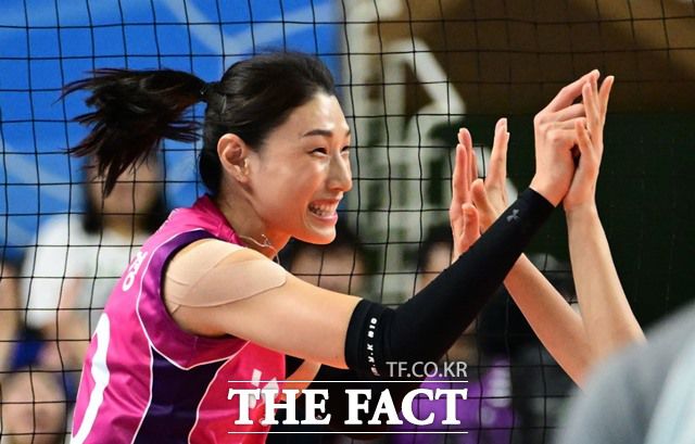 '우승 한풀이'를 하기 위해 은퇴를 보류하고 '라스트 댄스'에 나선 흥국생명의 김연경./KOVO