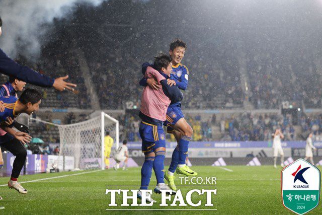 주민규의 결승골을 어시스트한 '베테랑' 이청용./울산=K리그