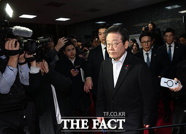 이 대표는 이날 서울 여의도 국회 본청에서 기자간담회를 열고 "국민들 눈높이에 전혀 맞지 않는, 배신감과 분노를 더 키우는 그런 발언이 아닌가"라며 윤 대통령의 대국민 담화를 비판했다. /박헌우 기자