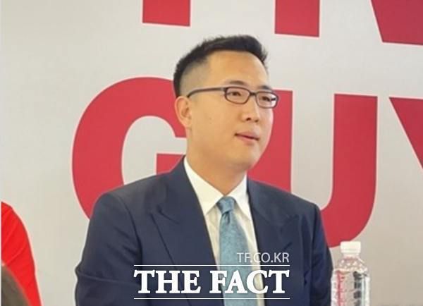 한화가 아워홈 인수를 추진 중인 가운데 구지은 전 아워홈 부회장의 우선매수청구권 행사 여부가 변수로 작용하고 있다. 사진은 이번 인수를 주도하고 있는 김동선 한화호텔앤드리조트 부사장. /더팩트 DB