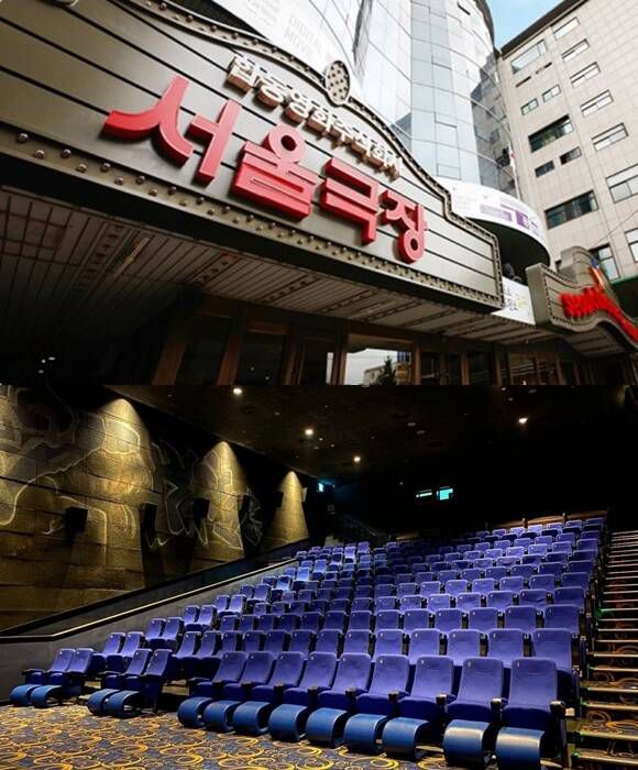 광화문에서 3년 만에 종로(위쪽)로 이전했던 인디스페이스는 약 7년 간의 운영을 마무리 짓고 또 한 번 새로운 관객 개발을 위해 2022년 홍대 인근으로 이전했다. /인디스페이스