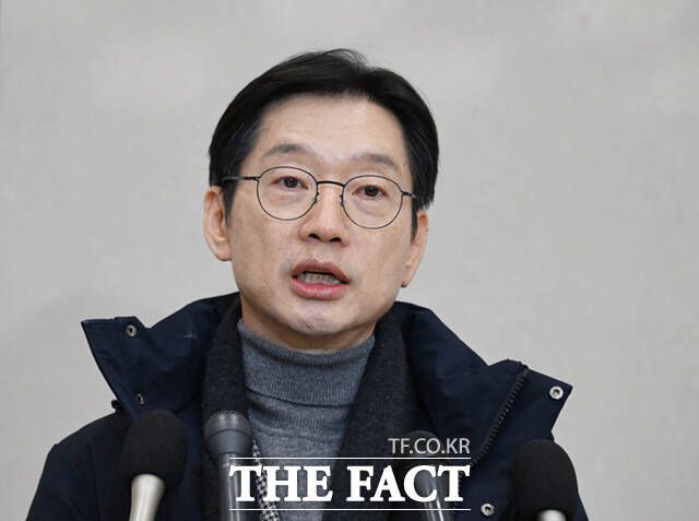 김경수 전 경남도지사가 SNS에 더불어민주당의 통합을 재차 요구하는 글을 올렸다. /이새롬 기자