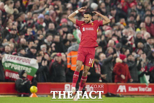 전반 34분 대역전의 서막을 연 리버풀 코비 학포의 선제골 세리머니./리버풀=AP.뉴시스