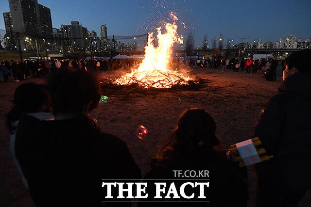 달집놀이로 액운 날리세요~