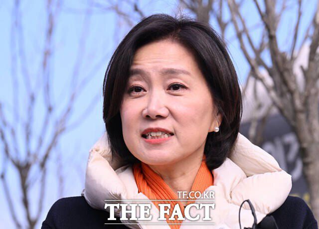 허은아 전 개혁신당 대표가 10일 서울 여의도 국회 앞에서 천하람 원내대표 겸 당대표 권한대행과 이준석 의원에 대한 강력 대응을 예고했다. /이새롬 기자