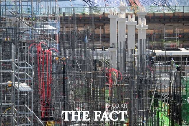 사진캡션 : 공사비 급등을 이유로 시공사를 교체한 재건축·재개발 현장이 늘어나고 있다. / 더팩트 DB