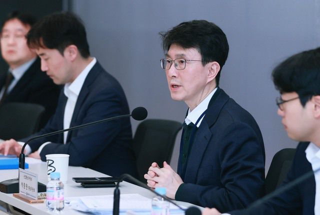 박종원 산업통상자원부 통상차관보가 지난 14일 서울 강남구 대치동 한국섬유센터에서 열린 '미국 관세 조치 대응 회의'에서 인사말을 하고 있다. / 뉴시스