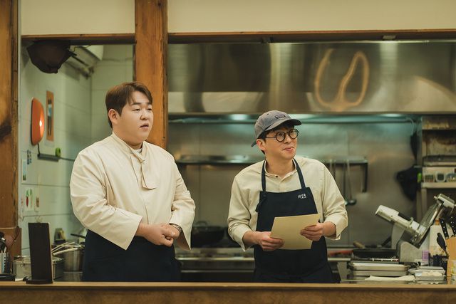 22일 출격하는 넷플릭스 '주관식당'에 최강록 셰프와 방송인 문상훈이 출연한다. /넷플릭스