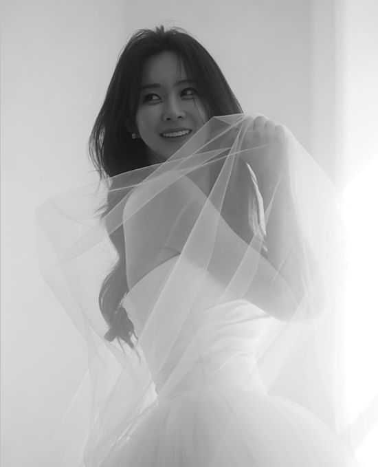 은가은의 신곡 '약속합니다'는 약혼자 가수 박현호도 작곡에 참여했다.