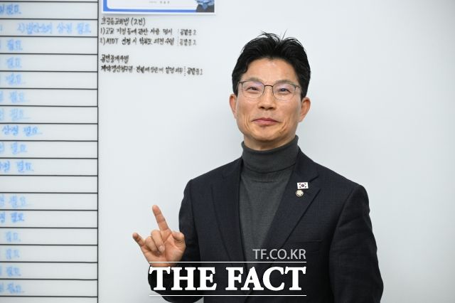 지난해 12월 3일 비상계엄 선포 당시 당 상황실장으로서 국회로 빠르게 달려왔던 정 의원은 계엄 해제와 탄핵소추안 가결까지 정치인으로서 국민에게 진 빚을 갚겠다는 다짐을 했다. /박헌우 기자