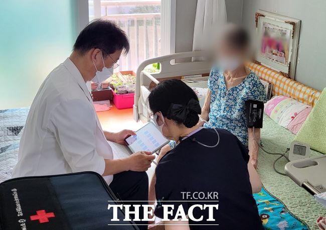 더팩트