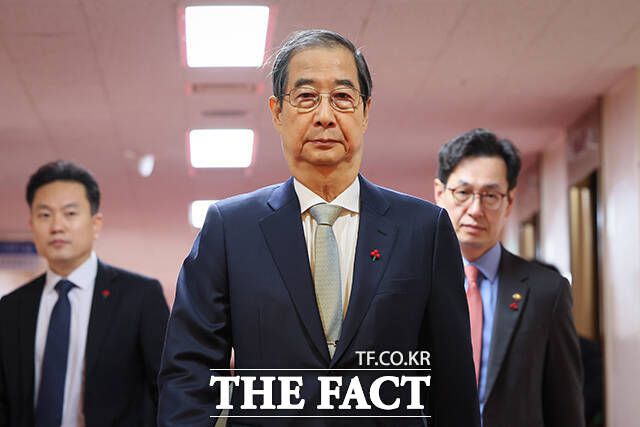 한덕수 국무총리 탄핵 심판 선고가 다가오면서 그의 복귀 여부에 이목이 쏠린다. 한 총리가 복귀할 경우 대미 외교, 마은혁 헌법재판관 후보자 임명과 김건희 여사 상설특검안 등 현안 처리가 산적하다. /임영무 기자