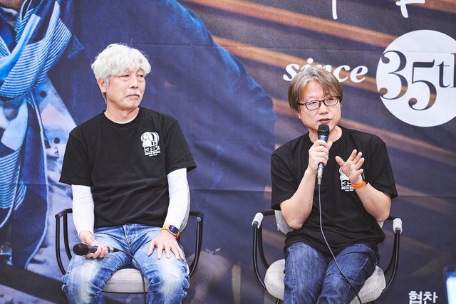 가수 배철수(왼쪽)과 남태정 PD가 25일 오후 2시 서울 마포구 MBC 2층 M라운지에서 열린 '배철수의 음악캠프' 35주년 기자간담회에 참석했다. 남태정 PD는 "배철수 선배님께서 최근 트렌드를 경험하고 그것을 방송에 반영하려고 노력하신다"고 밝혔다. /MBC