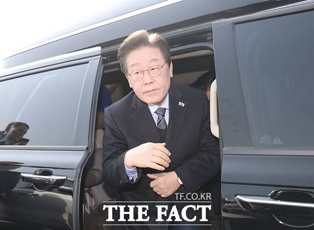 다만 당 안팎에선 천막당사의 실효성에 대한 회의론도 고개 들고 있다. 당장은 주목도를 높일 수 있지만 중도층에는 피로감을 줄 수 있을뿐더러 지지층에게도 오히려 헌재 판결을 둘러싼 위기감을 고조시킬 수도 있기 때문이다. /배정한 기자