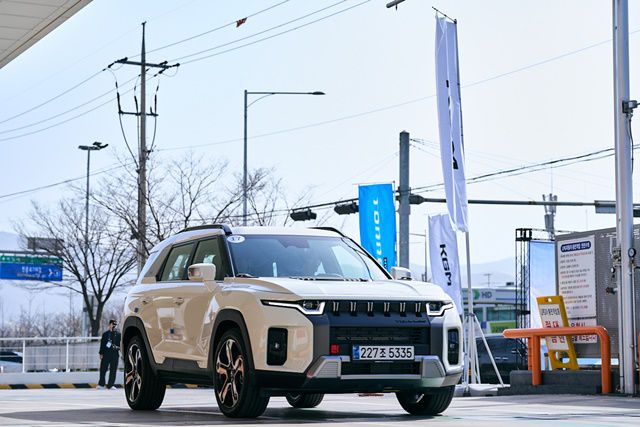 토레스 하이브리드의 가격은 T5 트림 기준 3140만원, T7 트림 3635만원으로 책정됐다. /KGM