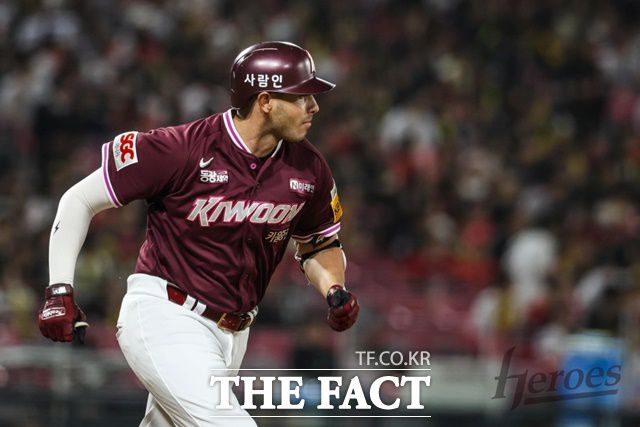 키움 히어로즈의 외국인 타자 카디네스는 2025시즌 초반 엄청난 타점 능력을 선보이며 팀 타선을 이끌고 있다. /키움 히어로즈